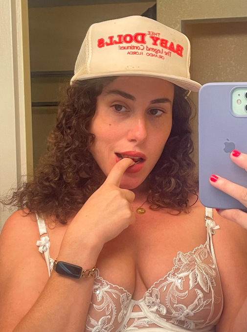 PepperPimientaa's tweet photo. Watch me get all soapy in the shower after I've been walking around all day in the HOT Florida heat. I needed a well deserved cool down and some sweet relief ! 

https://t.co/DzQ9PN0hXC https://t.co/y5onnFeCrb
