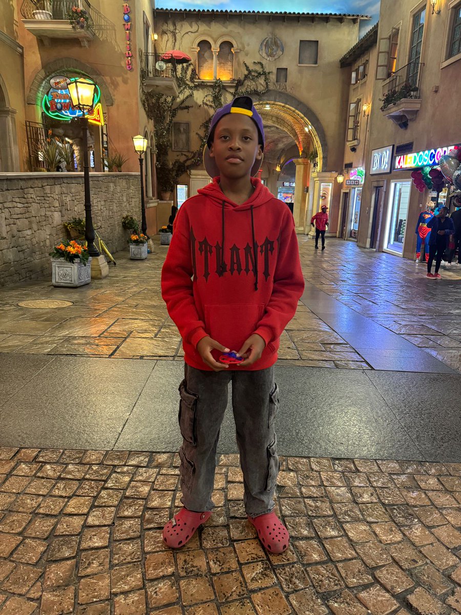 sontondlovu's tweet photo. Khumo has asked me to convey his Thank You to all those who wished him a HBD today! He had an absolute ball crossing to teenage world!

We thank God's mercy for the opportunity to witness his journey ❤️🙌🏽 https://t.co/6VdA0plnev