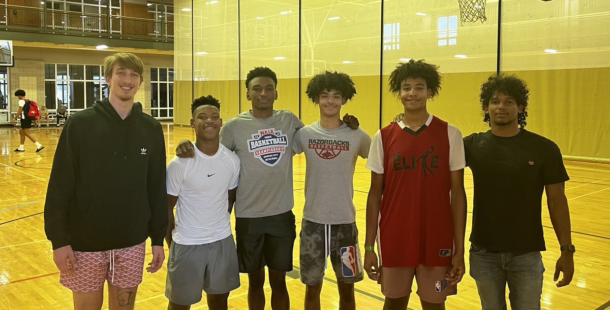 Former MBB players out supporting current one at the BeElite exposure camp!!! #themorriltonway #favor #trustprocesshumblehungryeffortattitudeloyaltyselfless