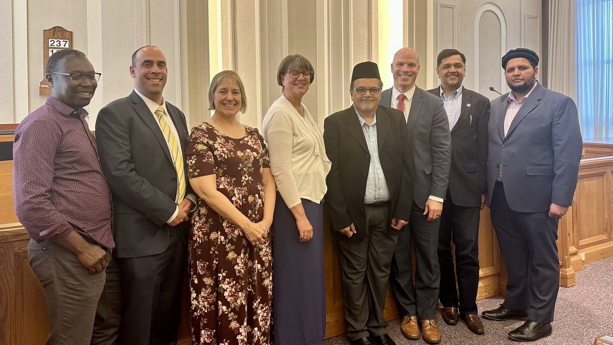 Grateful for the opportunity to engage in meaningful dialogue with <a href="/Ch_JesusChrist/">The Church of Jesus Christ of Latter-day Saints</a> at the World Religions Conference, #Drumheller.
Big thanks to moderator Sharel Shoff, President Mike Jackson, and Imam Musawwir Bajwa for their insightful perspectives.