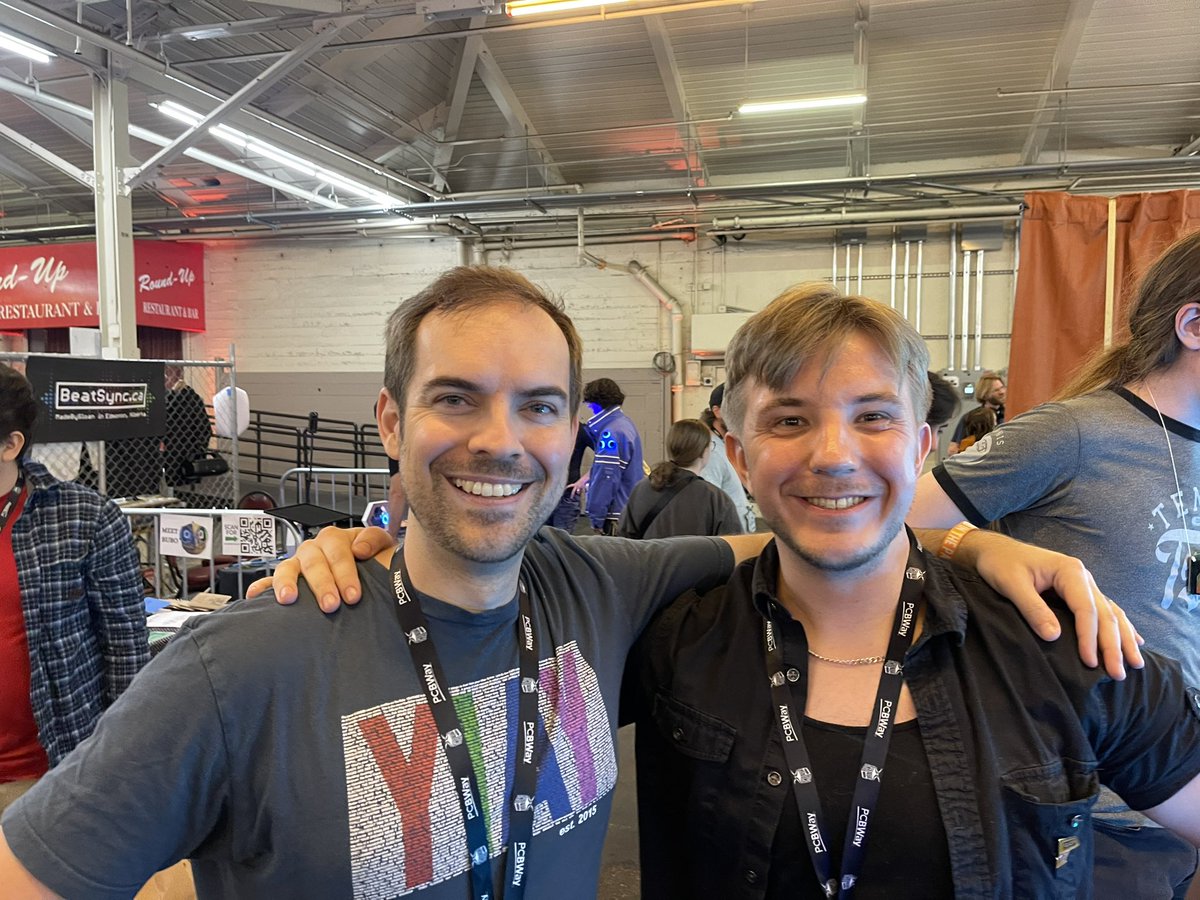 At <a href="/OpenSauceLive/">Open Sauce</a> helping my friend <a href="/BigRigCreates/">BigRig Creates</a> run his booth and film content!

Met <a href="/jacksfilms/">jacksfilms</a> and <a href="/PointCrow/">eric pointcrow</a> earlier 🤠