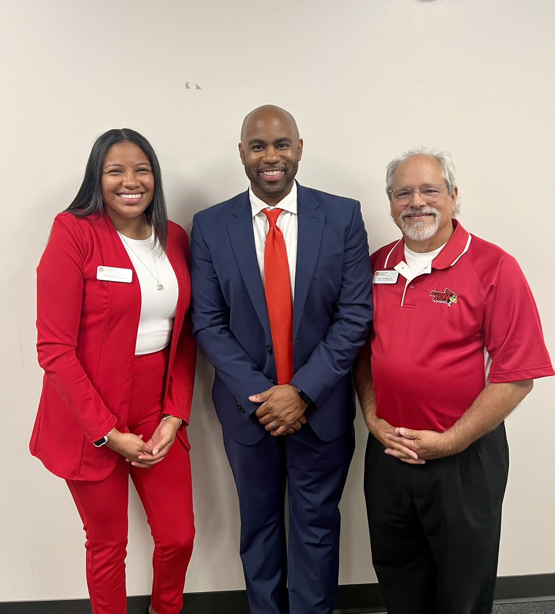 This morning I had the honor and privilege in joining the Illinois State University Alumni Association Board of Directors! ✍️🙏🏽

I couldn’t be more excited to collaborate with my fellow board members to continue our efforts towards increasing alumni engagement! 📋✅👍🏽