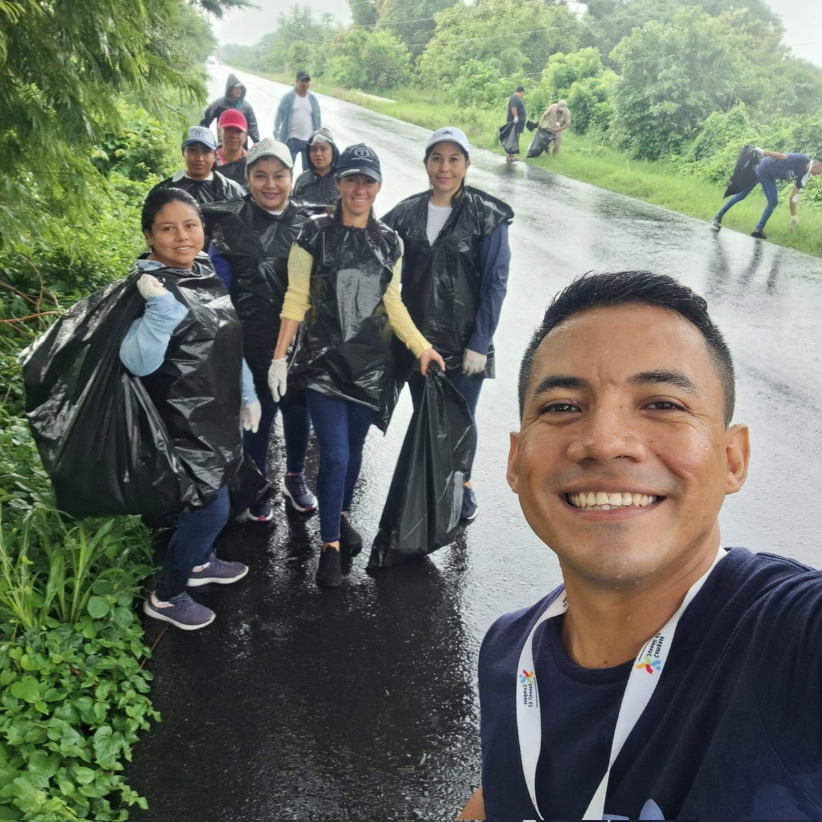 Participando la jornada de limpieza en Aldea El Rosario. Recogimos plásticos, vidrios y otros desechos, promoviendo la conciencia sobre la gestión adecuada de la basura y protegiendo nuestro entorno. Juntos, estamos haciendo una la diferencia un futuro más limpio y sostenible. 🌿