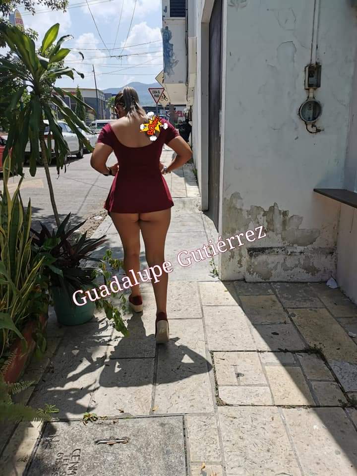 Lupita1727's tweet photo. Unas fotitos mostrando un pokito. X q me pico un animalito en la punta del piesito 😅😅👌🏻👌🏻😈🔥. Saludos mis seguidores 😋🤩 https://t.co/BpQQVVyDdh