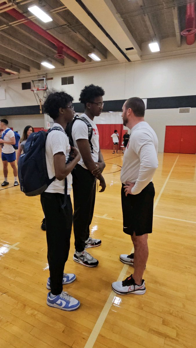 Thank you for the invite to the Youngstown State Elite Camp <a href="/YSUCoachE/">Evan Faulkner</a> <a href="/CoachFaulkner1/">Ethan Faulkner</a>. It was a great opportunity to learn more about the playing on the D1 level. <a href="/YSUMensHoops/">YSU Men's Basketball</a> <a href="/SkippersBB/">Minnetonka Skippers Boys Basketball</a> <a href="/3SSBCircuit/">3Stripes Select Basketball</a> <a href="/3StripesGOLD/">3Stripes GOLD Basketball</a> <a href="/CoachTesdahl/">Bryce Tesdahl</a> <a href="/CoachQ_MN/">coachQtraining</a> <a href="/MrCoachMoon/">Mr. Moon</a> <a href="/PrepHoops/">Prep Hoops 🏀</a> <a href="/RyanJamesMN/">Ryan James</a>