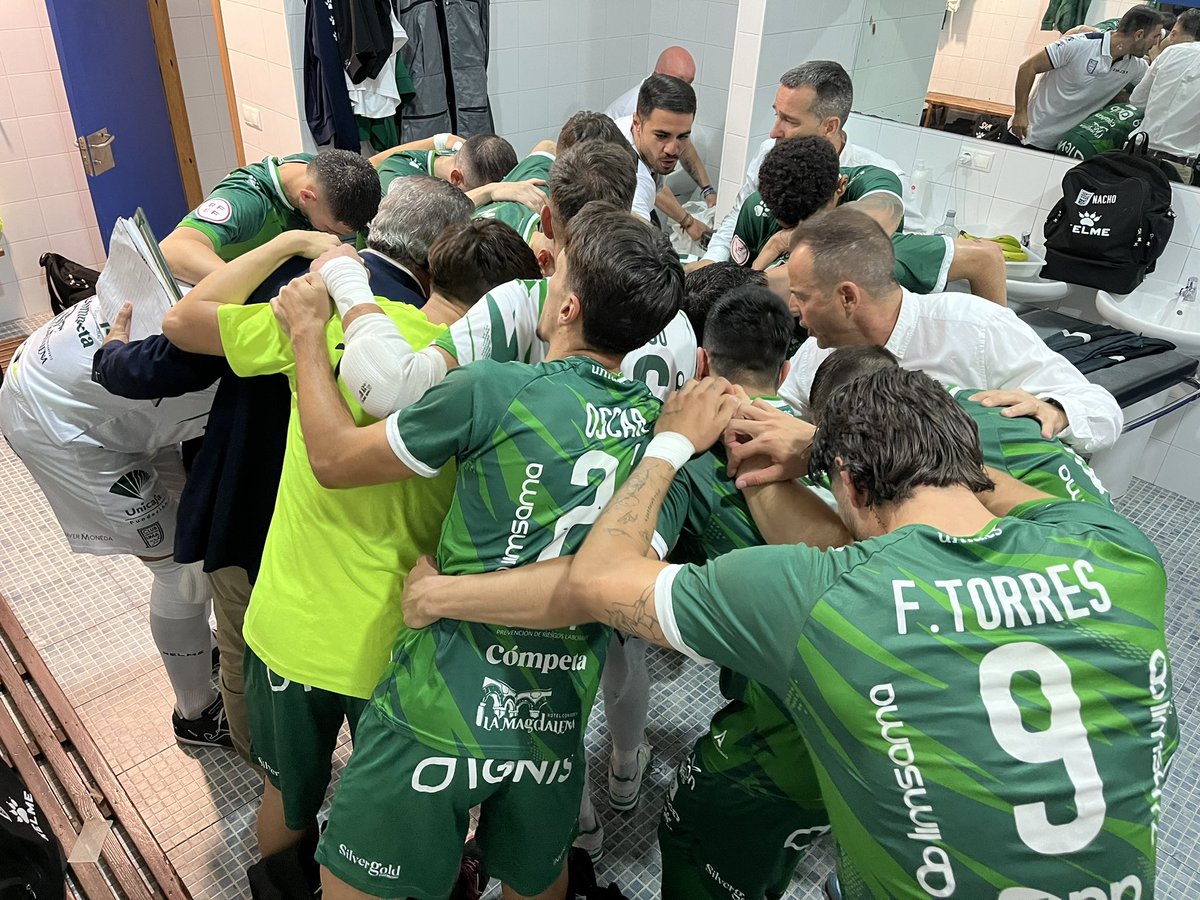 Después de una temporada bastante dura,se acabó.
El Futsal ha sido cruel contra un equipo que nunca se ha rendido,q ha dado el 120% en las peores circunstancias,hemos sufrido decisiones arbitrales muy injustas.

Orgulloso de todos los que formamos la familia del UMA ANTEQUERA