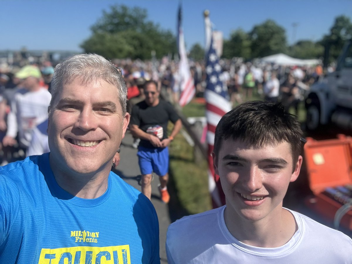 James Kelcourse (@jameskelcourse) on Twitter photo Love the <a href="/DerekHinesFund/">DerekHinesFund</a> Flag Day 5K! Favorite one of the year in support of a great cause 🇺🇸 Love the <a href="/DerekHinesFund/">DerekHinesFund</a> Flag Day 5K! Favorite one of the year in support of a great cause 🇺🇸