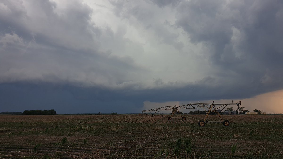 Rotation and rapidly lowering wall cloud near <a href="/NWSOmaha/">NWS Omaha</a> near Western, looking west from SW of De Witt. <a href="/newx/">newx</a>