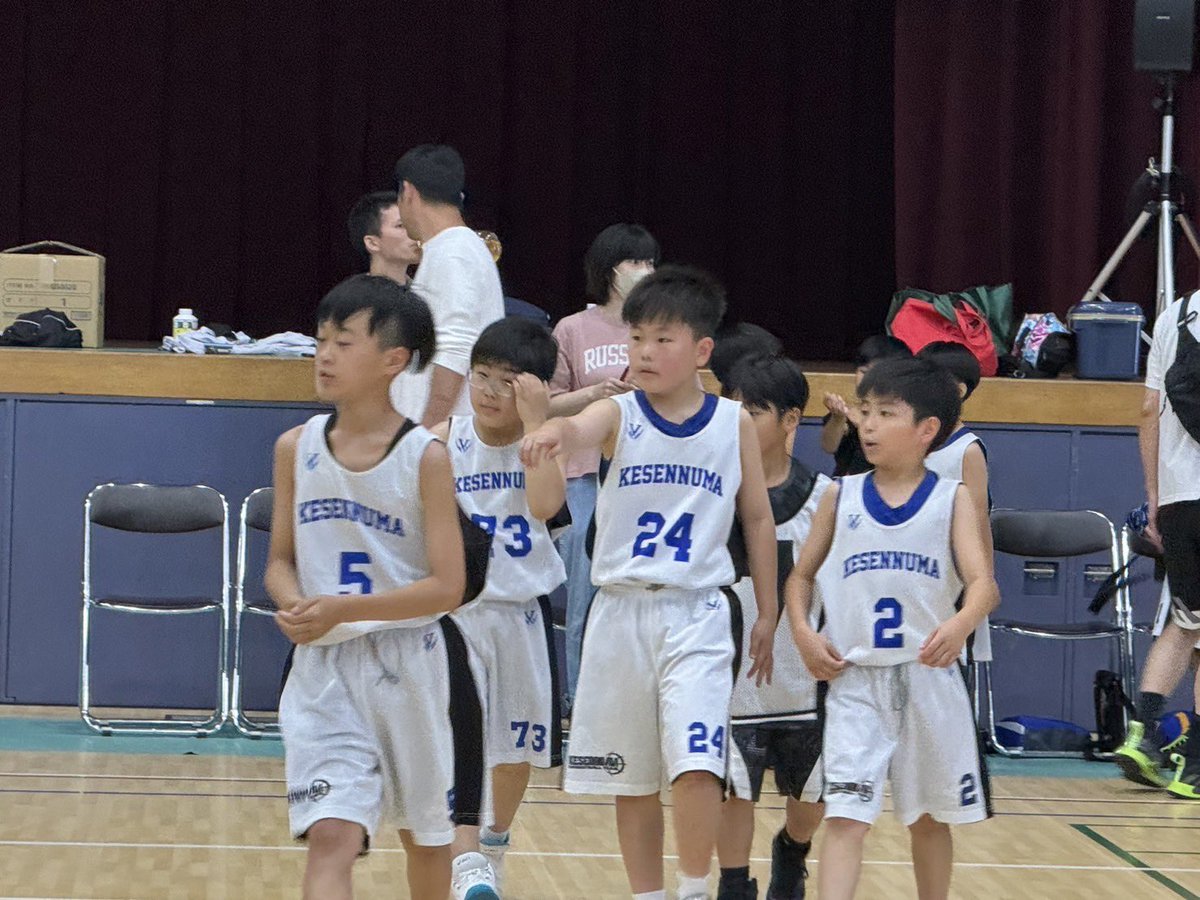 KminiBASKETBALL's tweet photo. 【練習試合】

昨日はBチームが練習試合でした！
下級生中心にヘトヘトになりながらも頑張っていました✨
素晴らしい経験です👏
Aチームは練習🔥
体育館は暑く、汗だくで練習でした💦

今日は男女で二次予選!!
頑張ろう💪

#気仙沼ミニバスケットボール少年団 #気仙沼 #バスケットボール https://t.co/2d0OjTX09g
