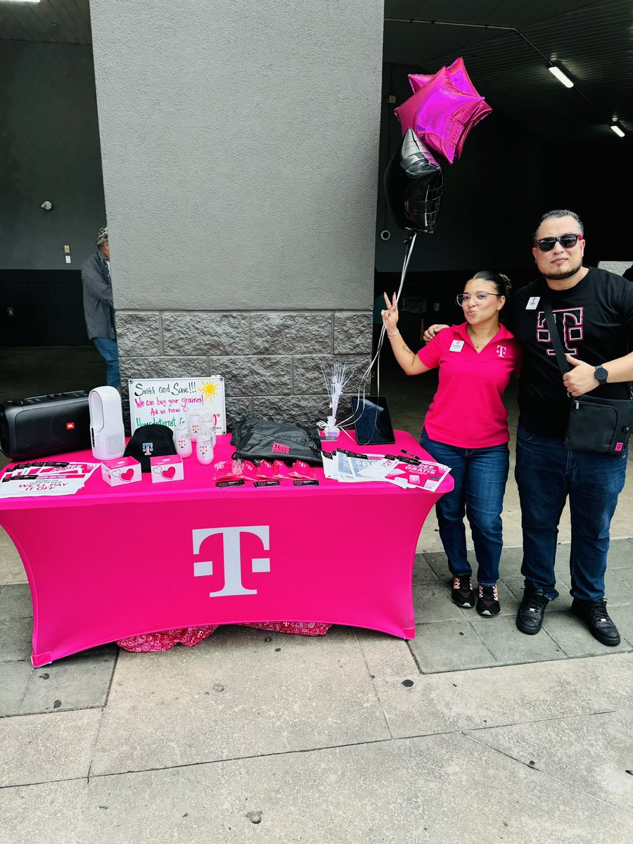 Little outside table at our Sam’s location in S Lakeland FL action today 😊✨💪🏼 <a href="/TMobile/">T-Mobile</a>