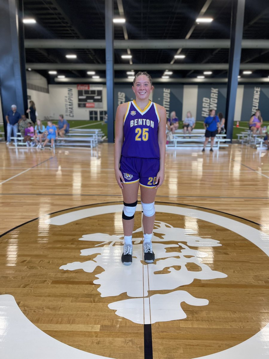 🚨 MOST IMPROVED

🏆 LHSBCA

⛹️‍♀️ Avery Ryan
🏫 Benton High
🎓 2026 

📝 Ryan is a D1 🔒 at the forward position! With a LM+ to MM grade she should be on the radar of EVERY college coach regionally! She will be knocking on the door to crack the TOP 5 in the 2026 class!!!
