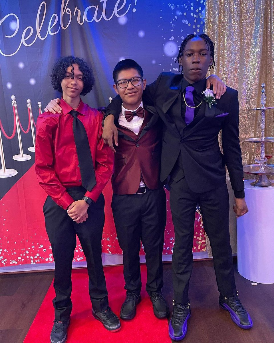CIOBCitywide's tweet photo. What a fantastic night for the 8th grade prom at @LyonsBklyn! 🎉 Dancing, dining, and showcasing some serious style. #LyonsCommunity #MiddleSchoolProm #LookingGood #LyonsFamily #WeAreFamily @NYCSchools https://t.co/Yoa3YDFr26