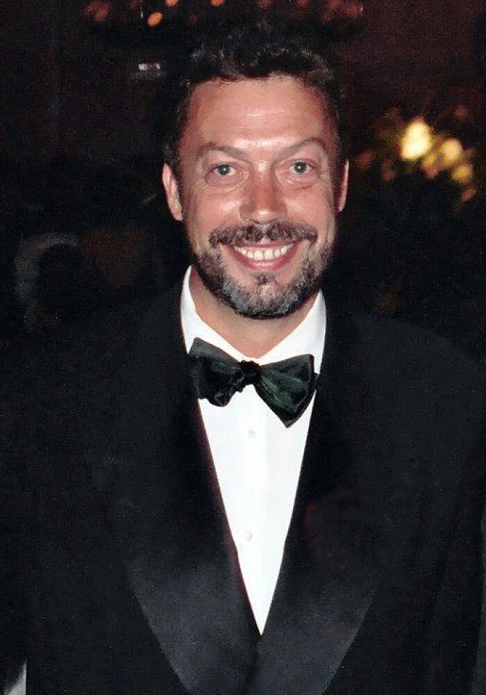RelatocuriosoK's tweet photo. Tim Curry fue una de las principales opciones para interpretar al Joker en la película “Batman” de 1989, pero el papel fue para Jack Nicholson. Más tarde, Curry expresó al Joker en la serie animada de 1992, pero fue rápidamente reemplazado por Mark Hamill porque su voz se consideró "demasiado aterradora".