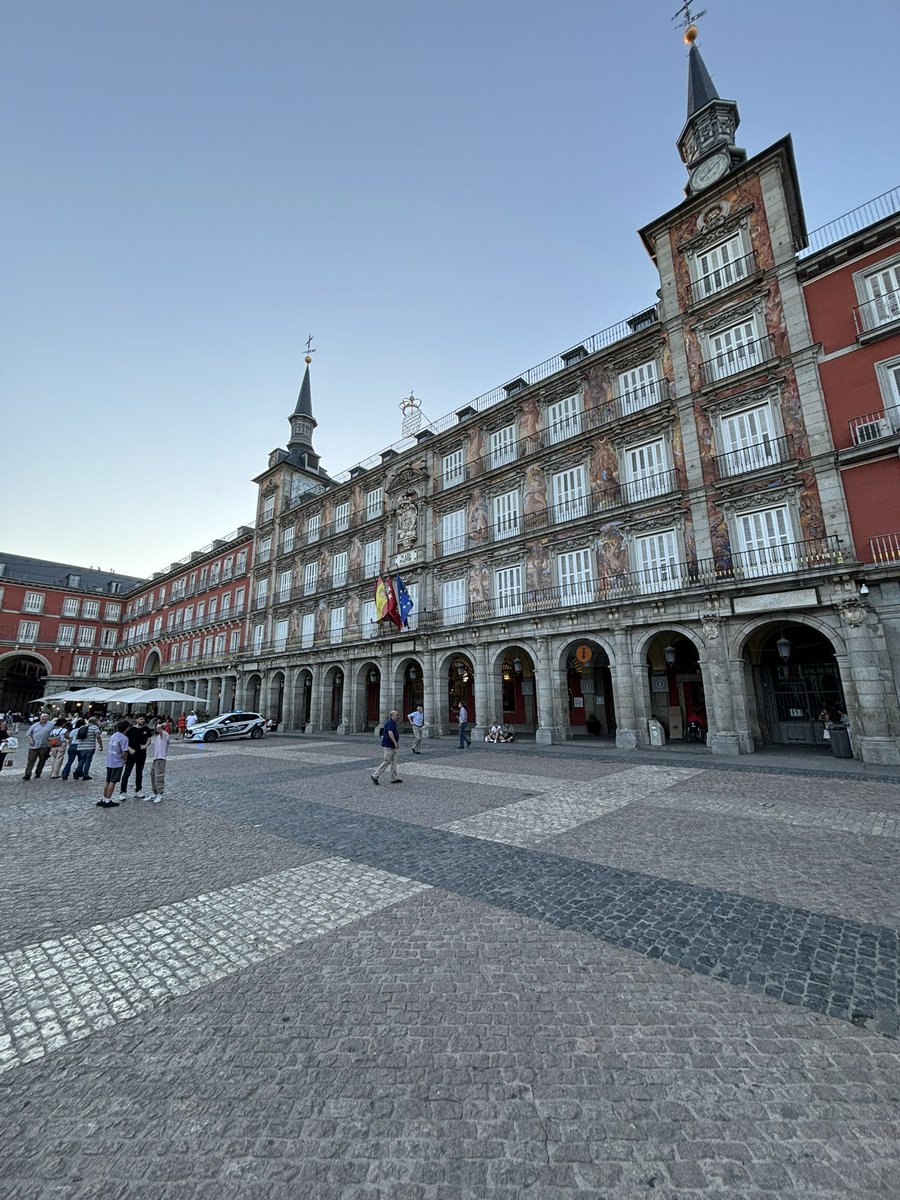 Florian Grebien tweet media