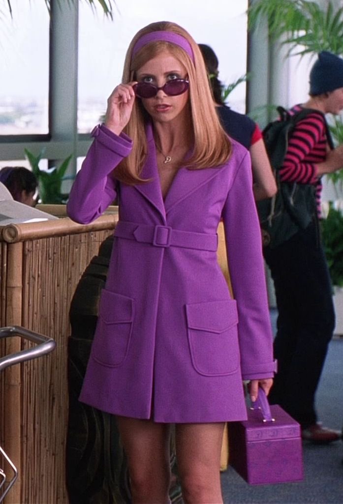 allurequinn's tweet photo. a thread of daphne’s iconic wardrobe, in honor of 22 years of scooby doo live action https://t.co/wsO3gdrCSl