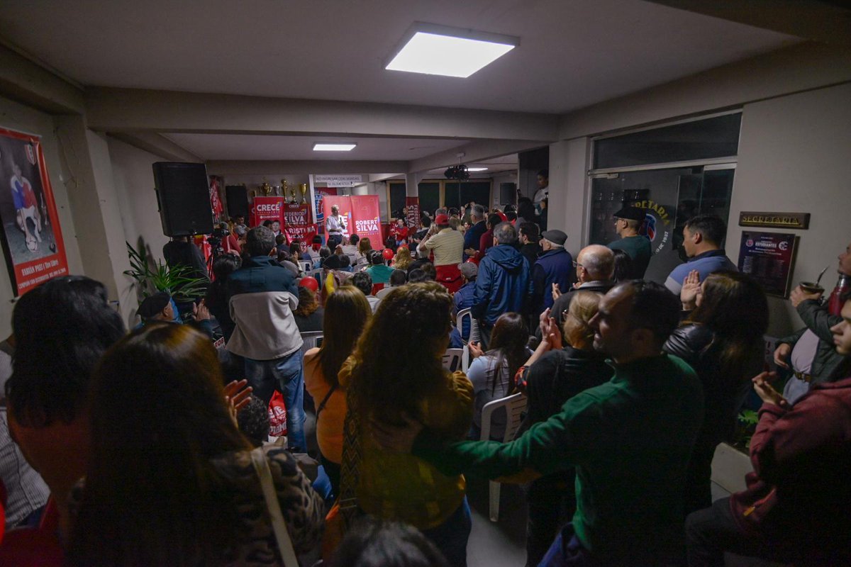 RobertSilvaUy's tweet photo. ¡Gracias Tacuarembó!
Energía y alegría. Cariño y apoyo que proyecta para seguir adelante y ganar las elecciones internas del @PartidoColorado.
Hay equipo con @MaxiCampo_ @FedericoSilvaPR @Lista1815600 para recuperar la representación Batllista para el pueblo. https://t.co/wxbSP8avtd