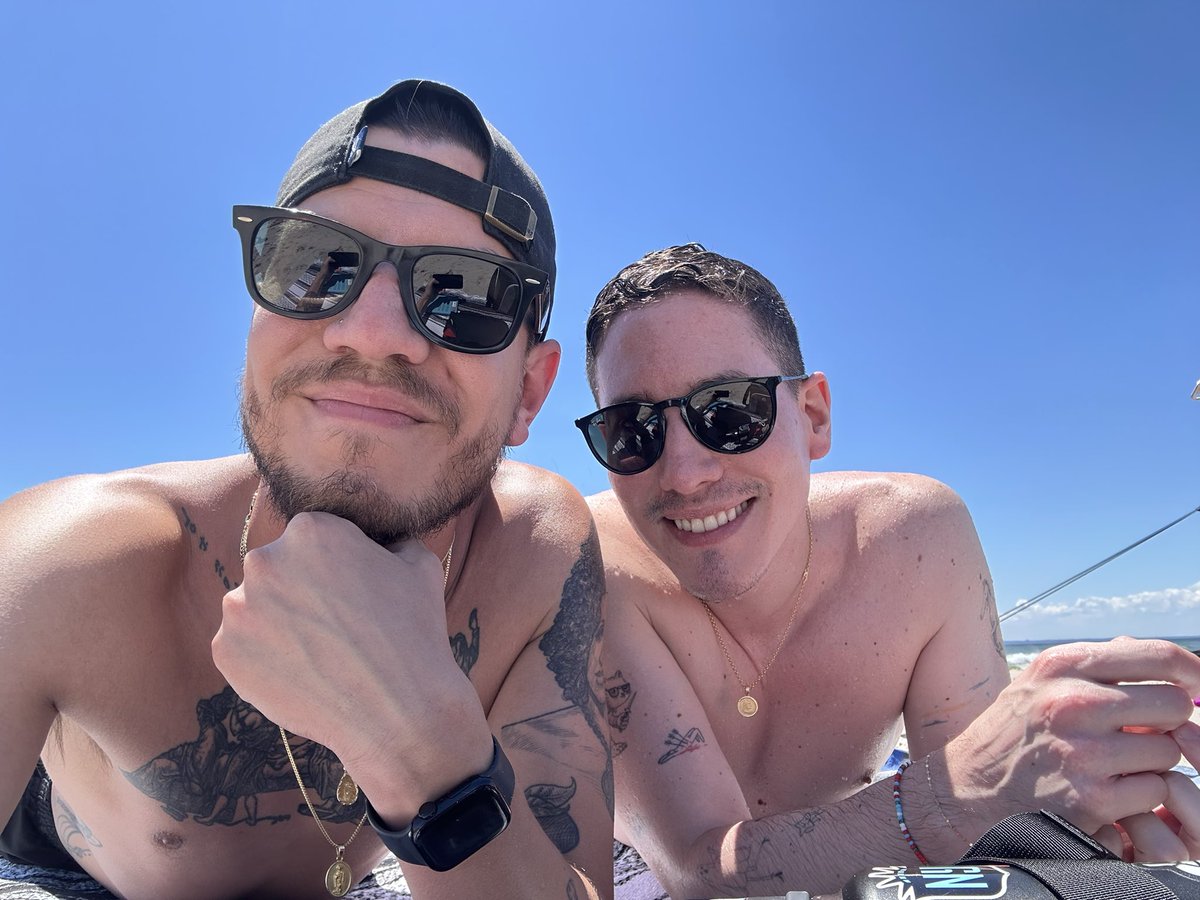 IdeayCarlitos's tweet photo. He said “What’s did you get me for my birthday?”
I said, “Otro año de paciencia.”

Jkjk, Happy birthday Poti 😘 https://t.co/XilLyKN3j7