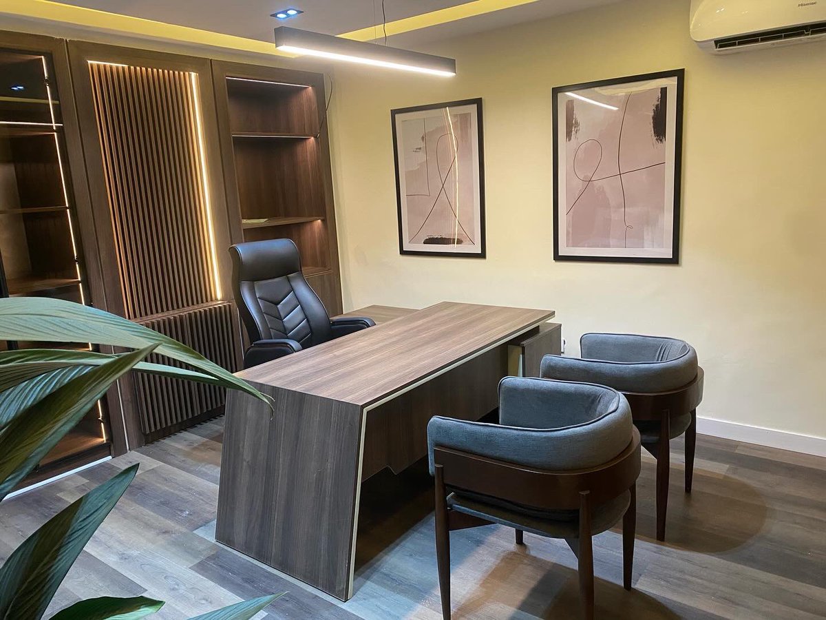 yp_exclusive's tweet photo. Executive Office that speaks Elegance and Simplicity✨ 

#interiordesign #interiordecor #Furniture https://t.co/dEZ4jlsu9x