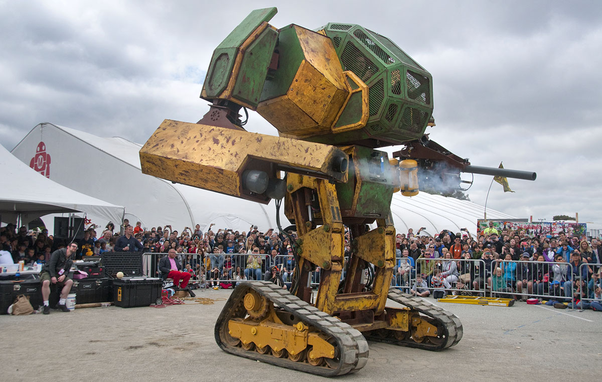 isimasa0306's tweet photo. 1/60スケール　Megabots
アメリカのMegabots社が開発した戦闘ロボ　
Megabots MKII Irongrolyをキット化しました。
Megabots社の許可を得ています。
下半身にはオリジナルデザインの装甲をつけています
6000円です
#AKG25 #AKガーデン https://t.co/zsqyKSojjg