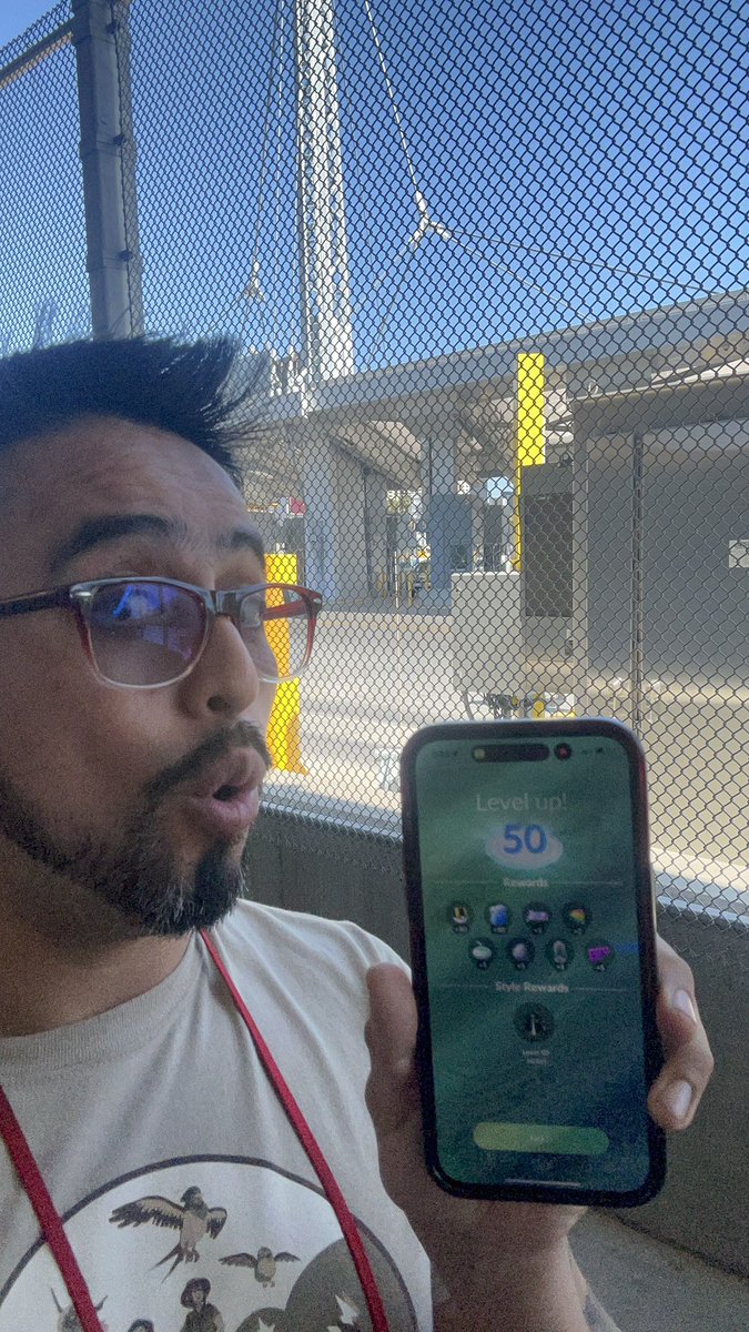 ElPochum's tweet photo. Officially level 50 PokΓ©mon Go at the border of Mexico π²π½ and the United States of America πΊπΈ! Question is did I do it in American or Mexican soil? You decide!
#pokemongolevel50 #level50 #pokemongo #mexicoborder #usaborder https://t.co/8Bw96Uyvye