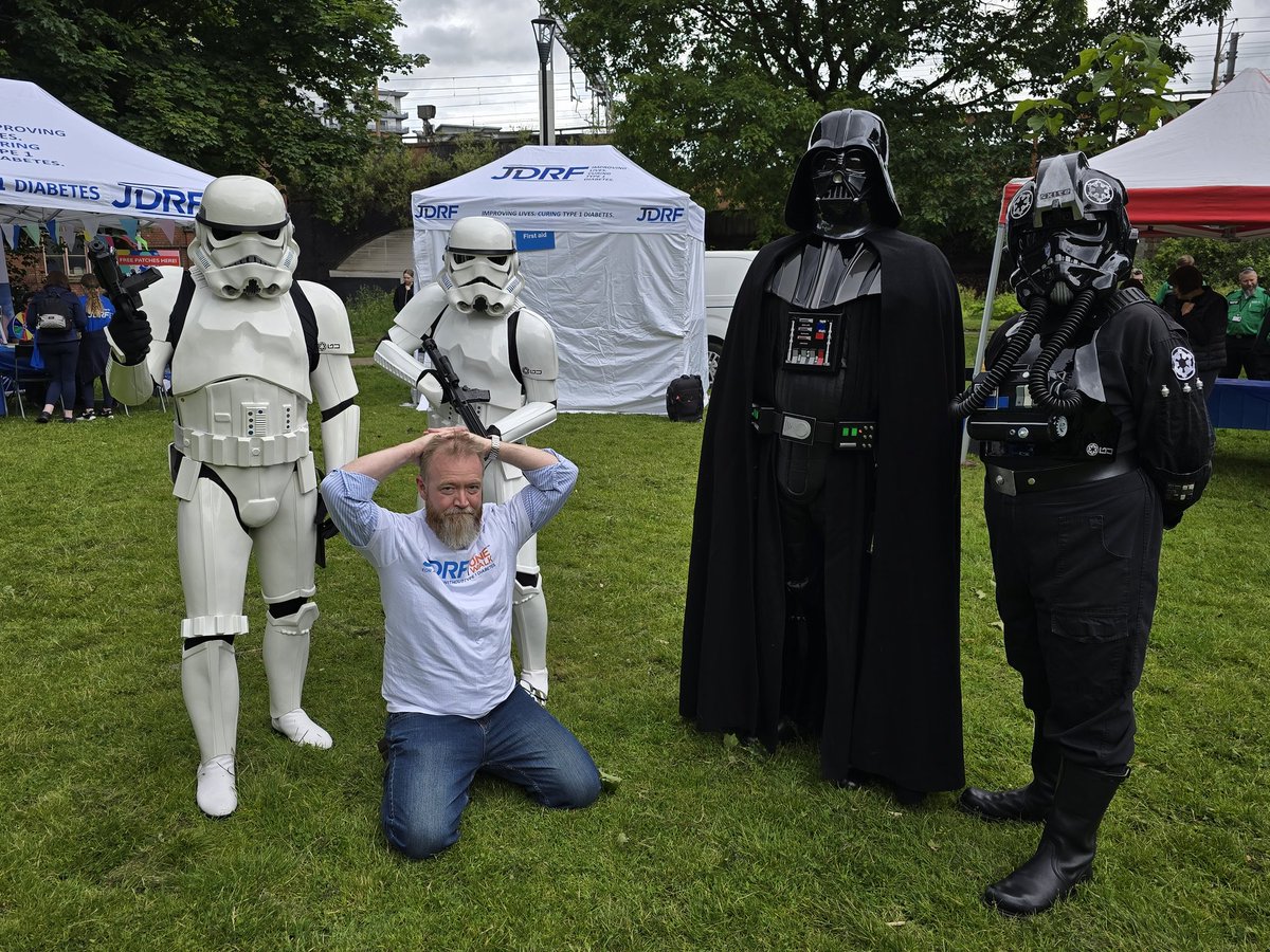Great day today photographing the One walk event for the lovely JDRF UK.

A fantastic event, and I met so many amazing people. As you can see, I got into trouble with local law enforcement. 

Well done to all the amazing walkers

 #diabetes #charityevent #charityphotography