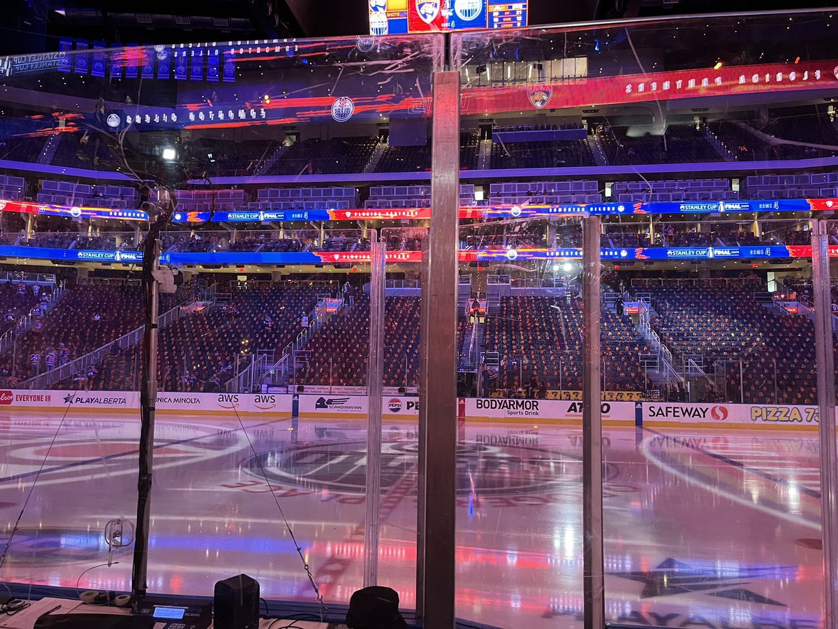 RushEsther's tweet photo. This seat doesn’t suck… #LetsGoPanthers #TimeToHunt #StanleyCupFinal #WeWantTheCup #StanleyNeedsATan #ILoveThisTeam #HockeyRoadTripsRock https://t.co/CEZpKkd2Qs