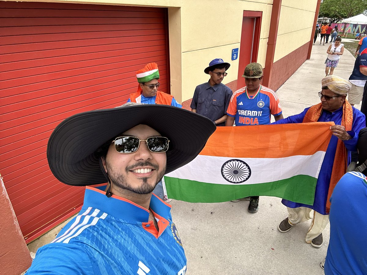 VirmaniSamarth's tweet photo. Match abandoned, but Spirits are sky high! @imAagarkar @Vimalwa @T20WorldCup @tapasjournalist #INDvsCAN #T20worldcup https://t.co/xB74lYjhFF