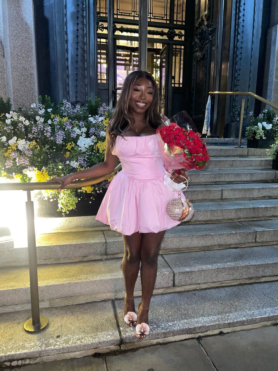 simplydebss's tweet photo. Happy Arike Day 💕🎂 https://t.co/CCshZTPLeg