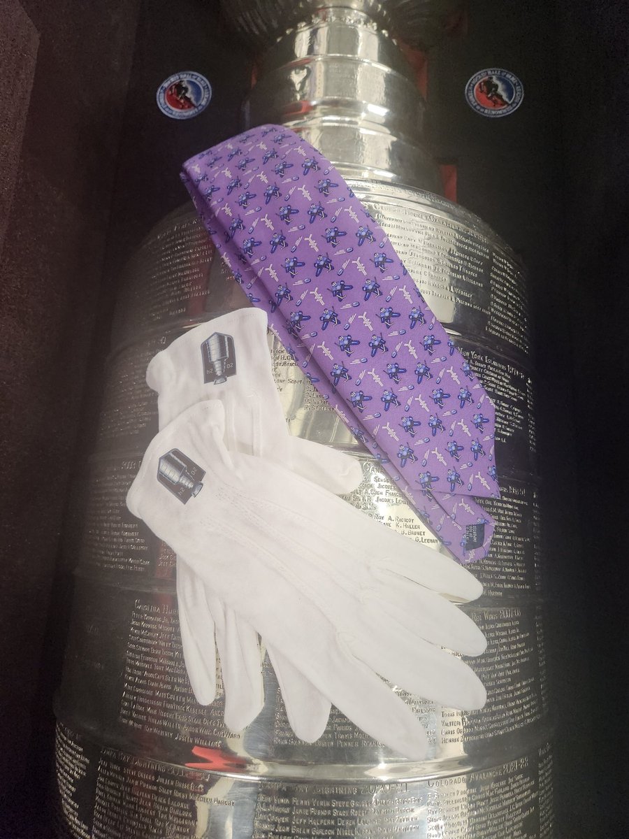 In the building tonight! We will see what happens. #stanleycup @nhl
<a href="/EdmontonOilers/">Edmonton Oilers</a> <a href="/FlaPanthers/">Florida Panthers</a> 
<a href="/HockeyHallFame/">Hockey Hall of Fame</a>