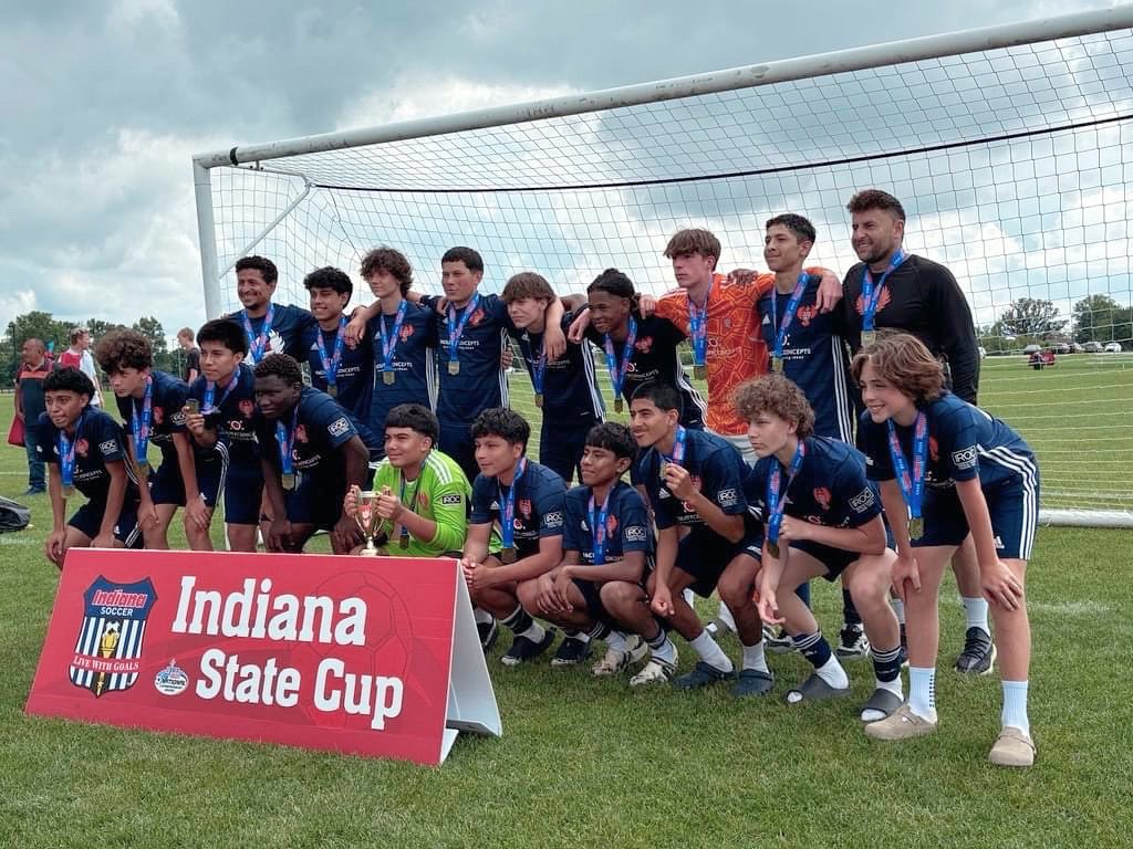 ROAD TRIP!  2009s WON the IN STATE CUP and now are on the Road to Regionals!  SUPPORT THIS TEAM as they head to Kansas City on Thursday:  e.givesmart.com/events/Dh8/
#indyphoenixfc  #indyphoenixfc2009