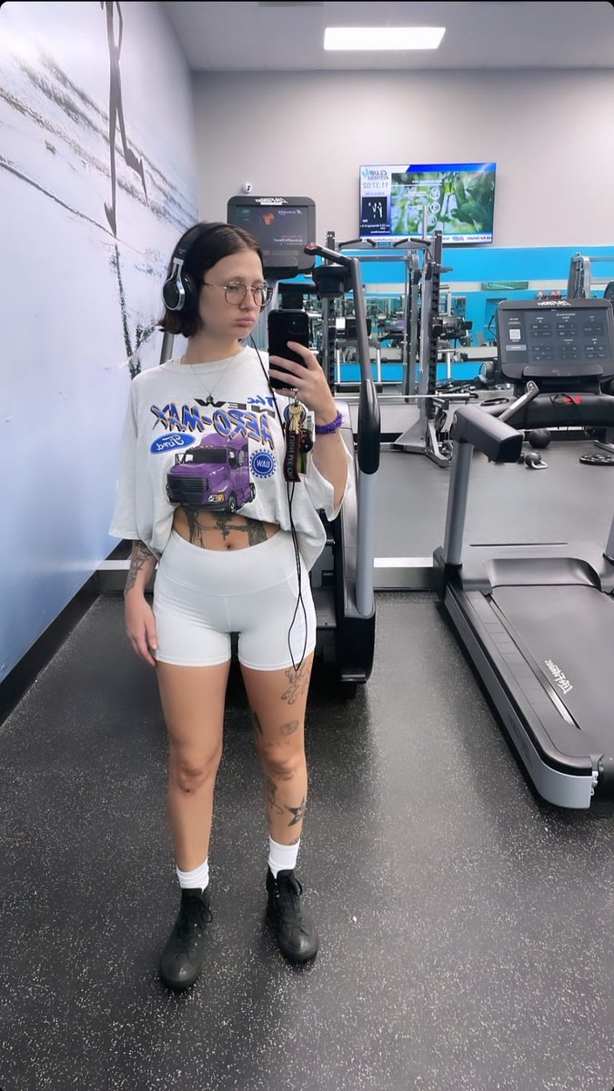 Laure milley (@hopetorkell) on Twitter photo 