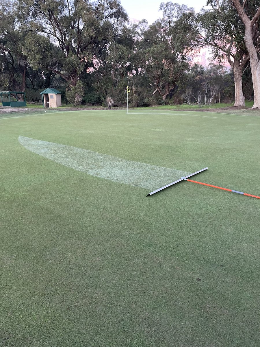 tomkutzer's tweet photo. Satisfying… but definitely the apprentices job 🥵 https://t.co/twwiMwTCnN