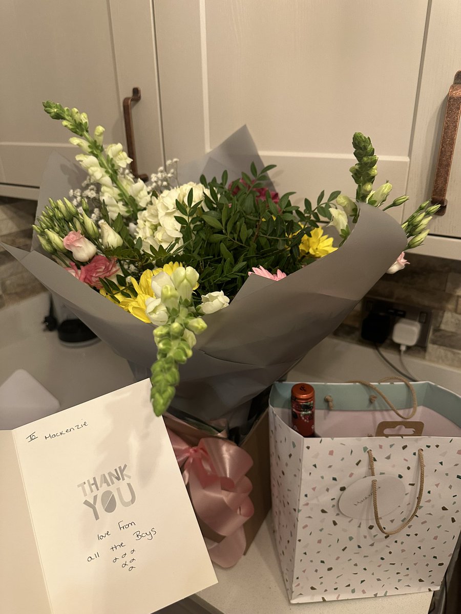 Miss M Thomas tweet media