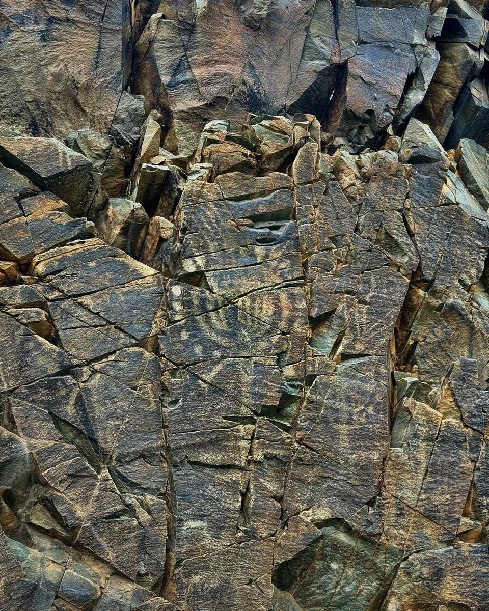 tengrisouls's tweet photo. Tanbaly petroglyphs

Set around the lush Tanbaly Gorge, there is a remarkable concentration of some 5,000 petroglyphs (rock carvings) dating from the second half of the second millennium BC to the beginning of the 20th century. 

#tengri #tengrism #kazakhs https://t.co/nSiCGKJYes