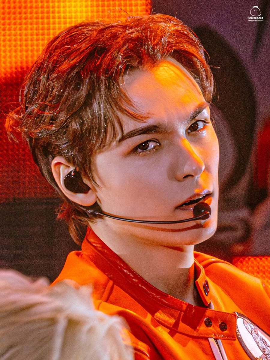 eightsluvr's tweet photo. wow his fcking visuals tho 😭 https://t.co/MCF8p6rxUZ