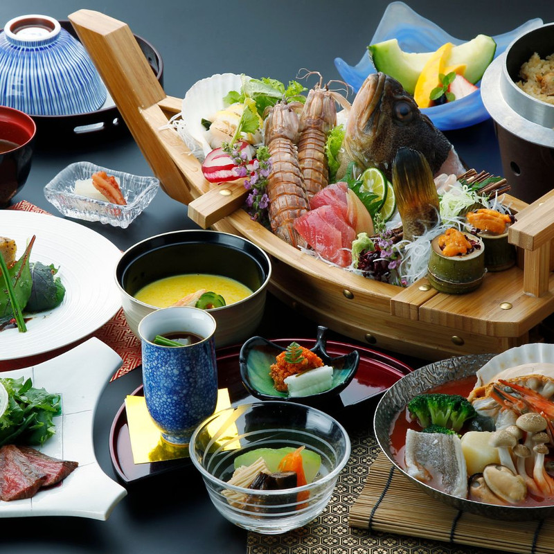 Tips6Tips's tweet image. Discover the beauty and taste of Japan - a place where every dish is a work of art. From sushi to ramen, each meal is a perfect balance of flavor and aesthetics. Come explore the culinary wonders of Japan with us! #japanesecuisine #foodie #travelgram