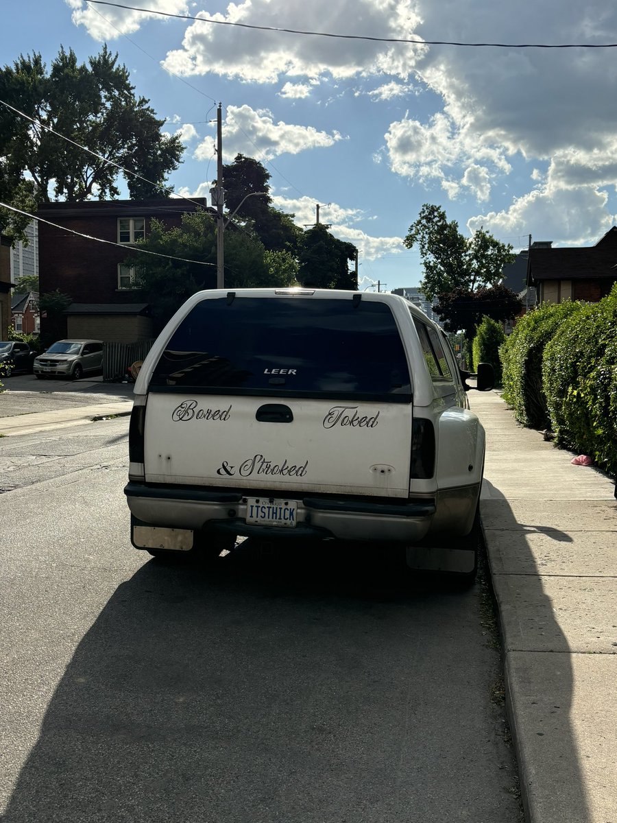 Shoutout to this car in my neighbourhood