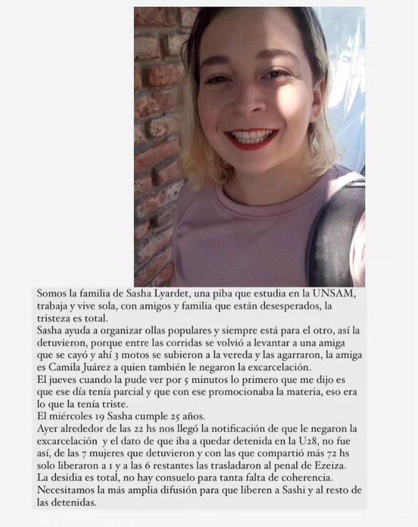 ArrepentidosLLA's tweet photo. Sigo con la historia de algunos de los que acusan de "terroristas" y después dejo algunos videos de la demencia que vivimos el miércoles. Dejo primero esta foto de algunas de las detenciones. Mucha pinta de terroristas no tienen https://t.co/AChVz1Y3dh