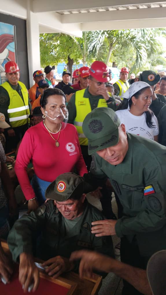 Milicia_ve's tweet photo. #15Jun || Desde Barinas, nuestro GJ @vladimirpadrino benefició a adultos mayores, llevándoles esperanza y alegría con insumos médicos y material necesario para su convivencia en confort; en tiempos de revolución el adulto mayor es prioridad para nuestro Gobierno Bolivariano. https://t.co/RxaDjHk4fK