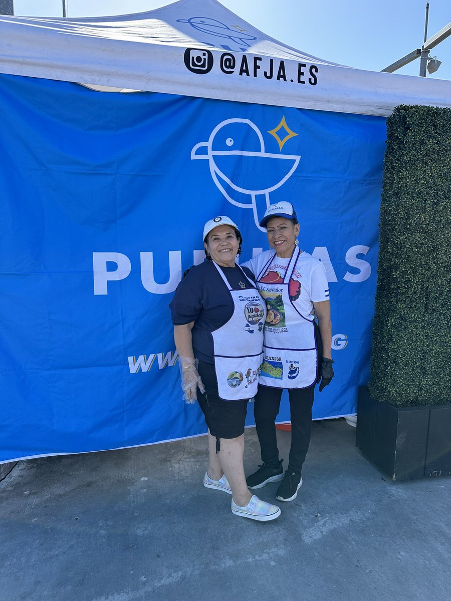 AFJAES's tweet photo. The dynamic duo is back at @dignityhealthsp for #LAGalaxy vs Sporting KC! Come get your delicious Pupusas, Yucca con Chicharrón, and more delicious eats! Raising funds for cost-free youth programs! #AFJA #Pupusas #mom #ElSalvador @LAGalaxy @GalaxyPodcast https://t.co/PPLT0moHBW