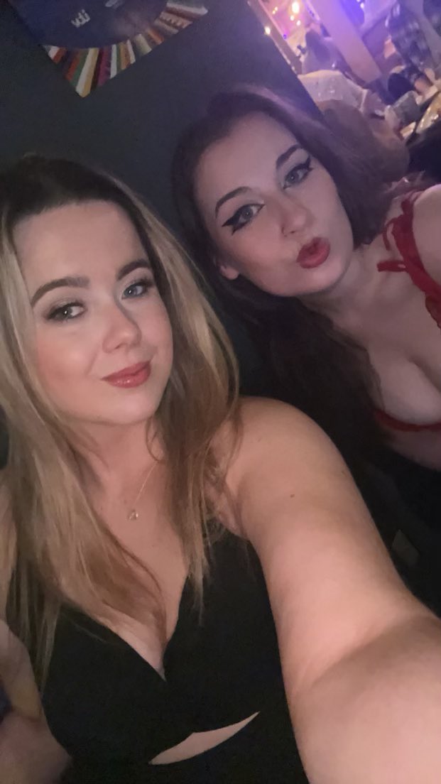 Scarlet___xx's tweet photo. 💖💖 https://t.co/B3F6U6Hy3G