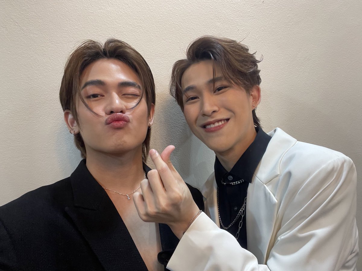shogunmyangel's tweet photo. My sweet boys🥹🤍🤏🏻 I wish I could see you guys. Have so much fun. I love you🤍✨

#shoguunn #firstpiyangkull @shoguunn @piyangkull #ShogunFirst 
Today ShogunFirst Fansign 
#ShogunFirst1stfansign https://t.co/xCU2lJ7vJN