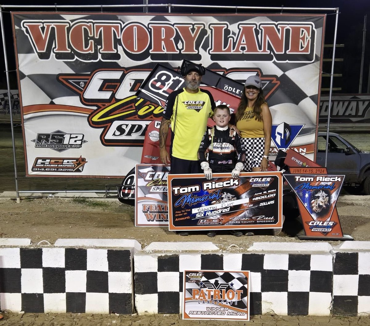 What a weekend🚨Got the clean SWEEP in the 81 CB Industries Restricted Micro, winning all 3 nights at the Tom Rieck Memorial Race at Coles County Speedway🧹🧹🧹🏁🏁🏁
Thank you CBI Fam, and thank you to all of my partners! Thanks to all of YOU for following my racing journey!