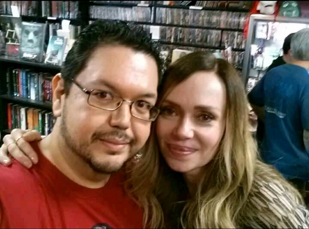 SoCalPete's tweet photo. PUPPET MASTER VS DEMONIC TOYS with my favorite gal, Vanessa Angel. 💕
Oh yeah, Corey Feldman is in this one, too.
Streaming on Tubi
#NowWatching #PuppetMastervsDemonicToys #horrormovies #Tubi #FullMoonHorror #FullMoonFeatures https://t.co/fo85PIwjvw