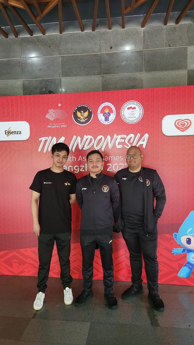 aarhone's tweet photo. To my friend and fellow Indonesian Street Fightee Fighting Game Community (FGC), the one and only @wholesomeeboy , see you on the other side. 
Thank you for all the sharing moments and jokes you brought and laughs you made, but not the tears you just made us drop 😭😭😭. BEARPOP! https://t.co/hUwA4BZNY4