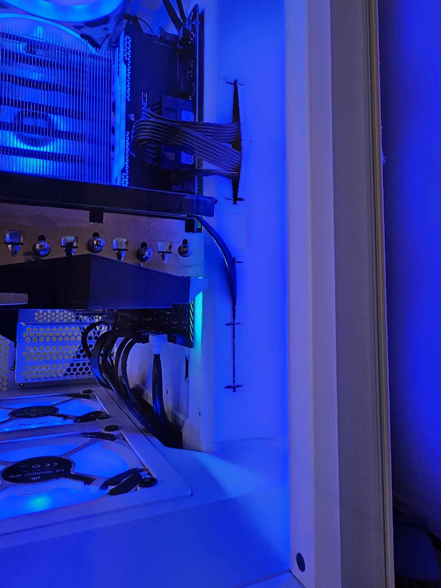 181jenkins's tweet photo. @NZXT 
so there was one thing missing with the h6 flow, the grommets, iv taken it apon myself to... make some!, looks loads better, iv designed them in fusiion 360, and printing in white TPU, not 100% finished yet, i still need to clean the parts and tweak the top nut nealy done https://t.co/yffGQjl6Va