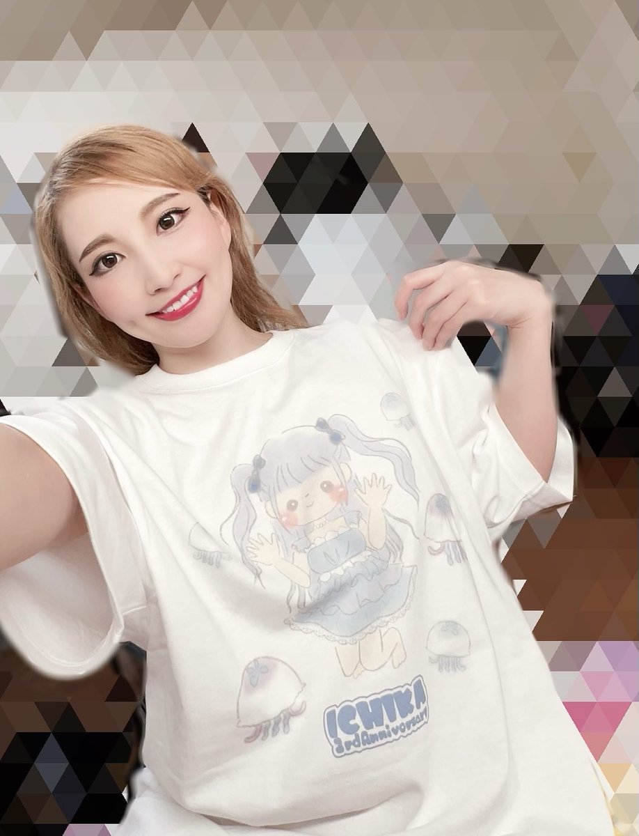 おはようございます☀
5日目はいちかお姐さんの3周年記念イベントでとっても盛り上がって楽しかったです💖
非売品の記念Tシャツもいただいて嬉し過ぎます💕✨
いちかお姐さんの笑顔がさらに素敵でした😍
ゆり奈は6日目も精一杯踊っていきますよー！！
#川崎 #ロック座 #ストリップ #ダンサー #AV女優