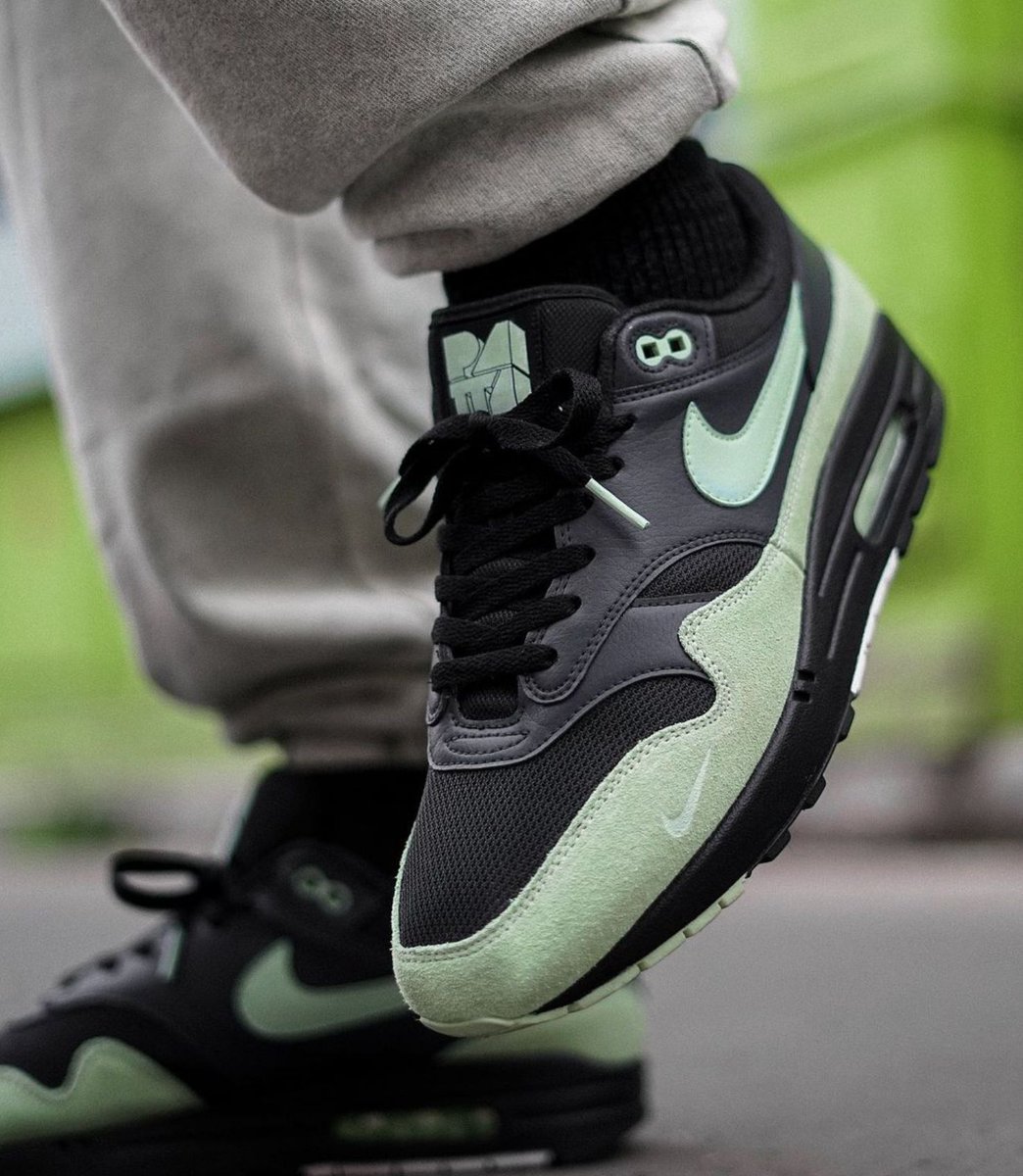 nike air max 1 outdoor green sail & black