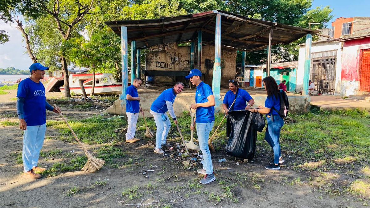 elvira92595's tweet photo. Unidos por el medio ambiente 💙 https://t.co/pOCpqIFo5y
