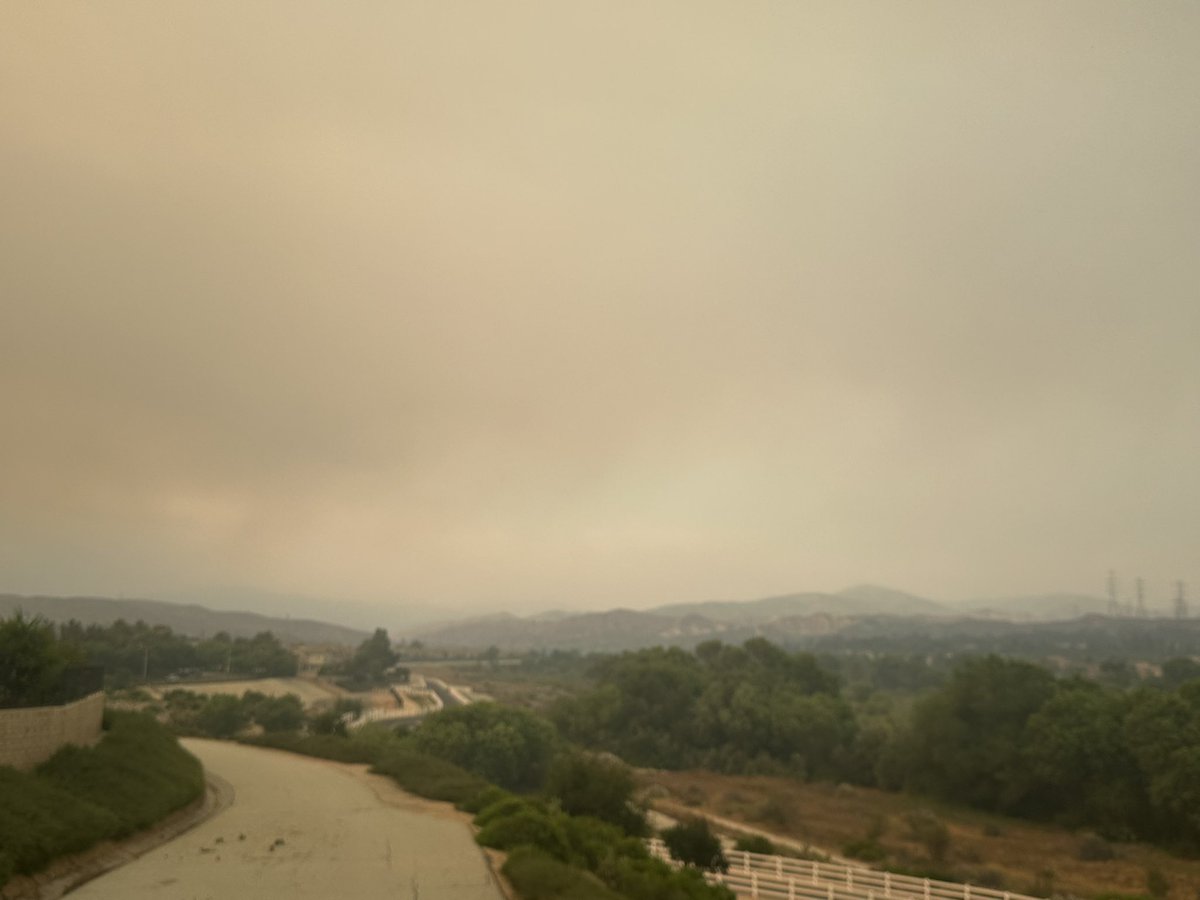 bobbijohn's tweet photo. The Ridge fire in Gorman being felt in Santa Clarita. Ashes falling, hazy skies and strong smell of smoke. @FOXLA https://t.co/8maxfAJPy4